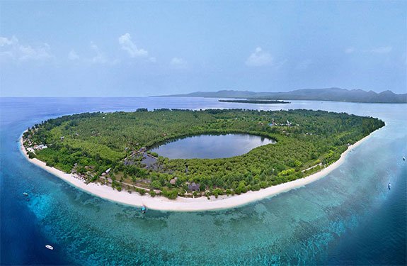 Pantai-Gili-Meno-Surga-Tropis-yang-Menenangkan-di-Gili-Islands